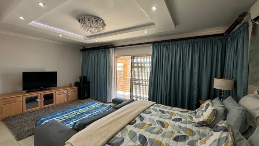 5 Bedroom Property for Sale in Roylglen Gardens Northern Cape